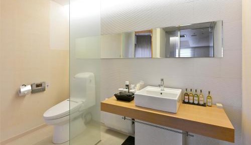 Modern Exective Suite Room with Sea View