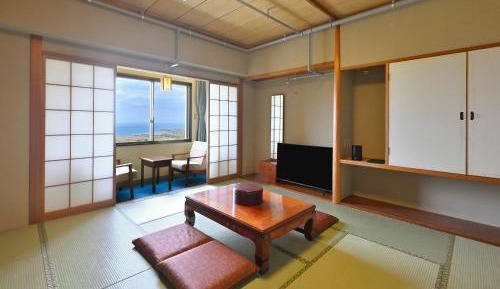 Japanese-Style Quadruple Room with Sea View