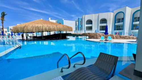 Double or Twin Room with Swimming Pool Access