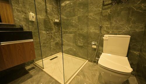 Twin Room with Private Bathroom