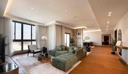 Four-Bedroom Luxury Apartment