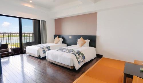 Open-air Onsen bath / Deluxe Twin Room with Tatami Area / Airport View