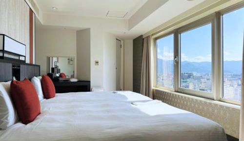 High Floor Corner Twin Room - Non-Smoking