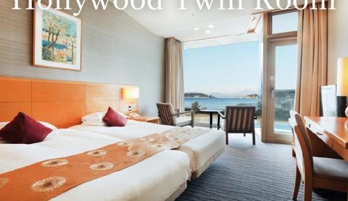 Hollywood Twin Room with Mt.Fuji and Enoshima View -16:00 Check in -10:00 am Check out - Non-Smoking 