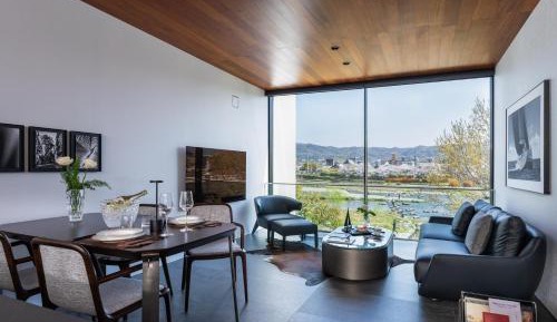 Suite with River View
