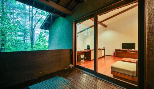 Twin Room with Private External Bathroom