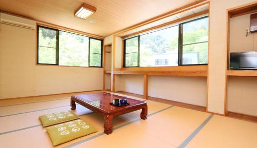Japanese-Style Quadruple Room