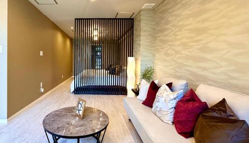 Five-Bedroom Apartment