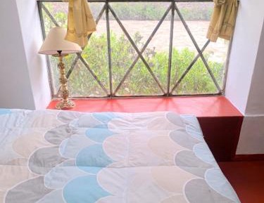Standard Double Room with Shared Bathroom