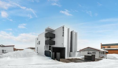 One-Bedroom Apartment with PARKING