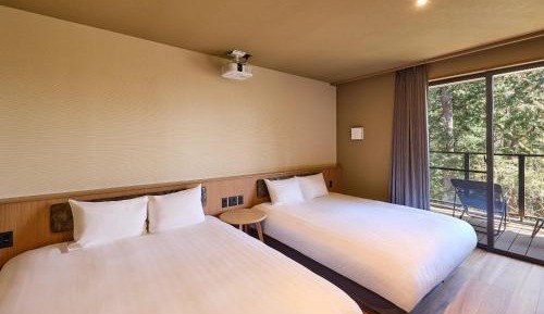 【B】2 Queen beds + 2 Semi-double beds／130㎡／Natural Hot Spring