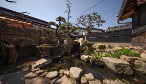 Japanese-Style Family Room with Shared Bathroom