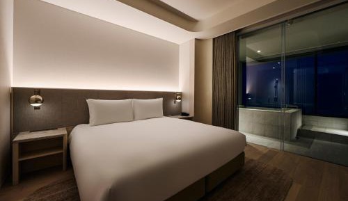 Corner Onsen Suite, Mt. Yotei View, King