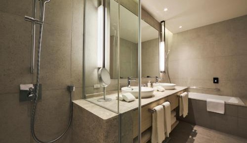 Corner Suite, Forest View, King