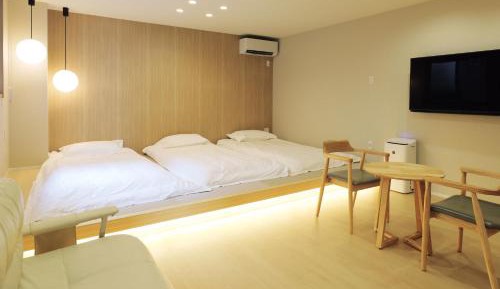 Japanese-Style Room