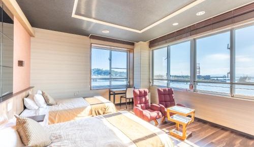 Modern Suite with Tatami Area and Semi Open-Air Bath
