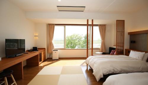 Room with Tatami Area with River View - Non-Smoking