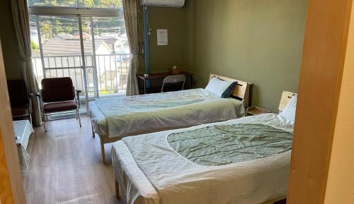 Double or Twin Room with Mountain View