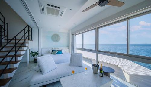 Deluxe Double Room with Balcony and Sea View