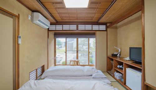 Japanese-Style Room