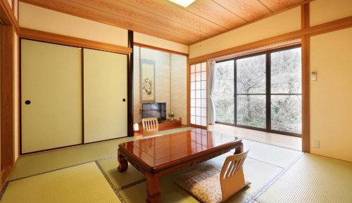 Quadruple Room with Shared Bathroom