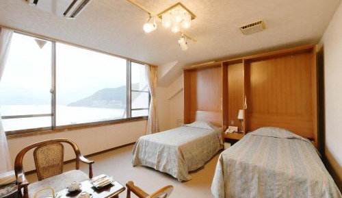 Twin Room with Lake View - Top Floor