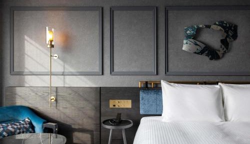 Privilege Room with One King Bed and Bathtub - Non Smoking