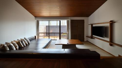 Twin Room with Private Bathroom