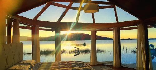 Bungalow - Water Front 