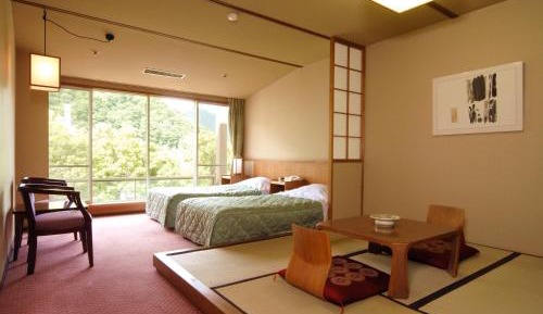 Twin Room with Tatami Area on Top Floor - Non-Smoking