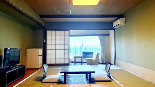 Annex Japanese-Style Room  (10 Tatami) with private Toilet and shared Bath