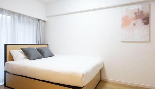 One-Bedroom Apartment with Balcony