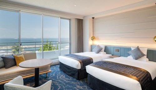 Deluxe Room with Sea View and Private Bathroom - Non-Smoking