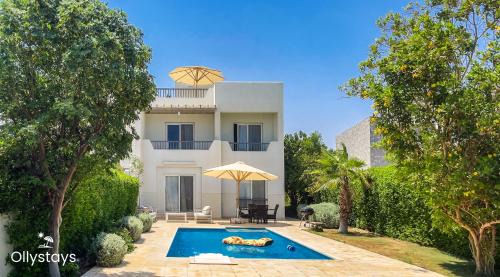 Villa with Garden View