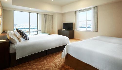 Deluxe Corner Twin Room with Extra Bed - Non-Smoking
