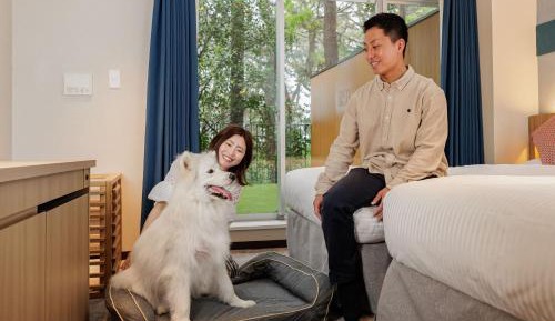 Dog Friendly Room - with private dog park - with view bath