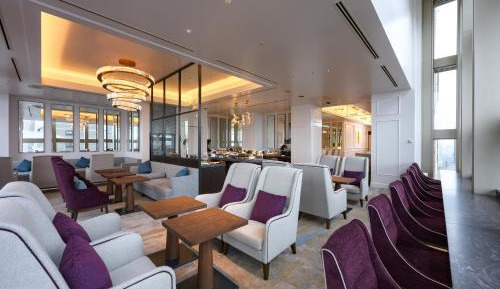 Premium Twin Room - Non-Smoking - Club Lounge Access