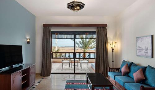 Junior Suite - Pool View