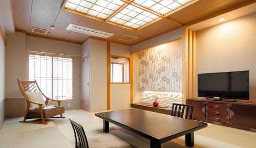 Twin Room with Private Bathroom