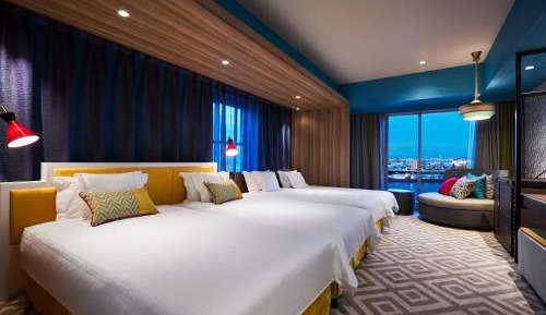 Carib Deluxe Corner Twin Room with 2 Extra Beds - Non-Smoking