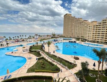 Two-Bedroom Apartment with Balcony and Sea View