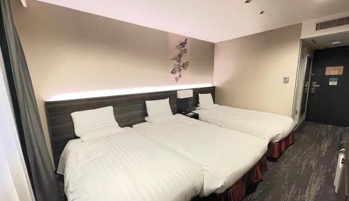 	Economy Twin Room with Extra Bed - Non-Smoking