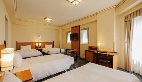 Top Floor Corner Twin Room