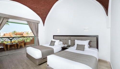 Standard Room with Garden View