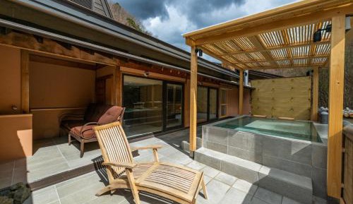 King Suite with ZEN- SHIRAKABA Room