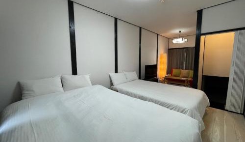 Apartment with Shower