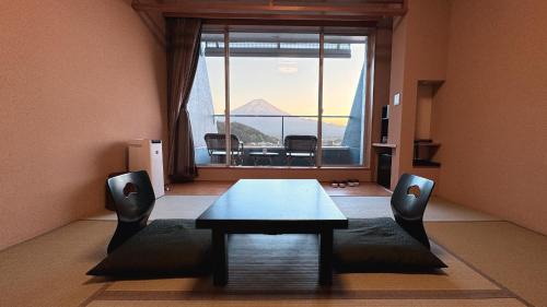 Japanese-Style Room with Balcony with Mt.Fuji and Lake View - Non Smoking