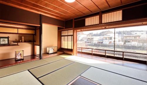 Quadruple Room with Shared Bathroom