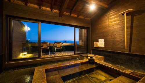 Twin Room with Private External Bathroom