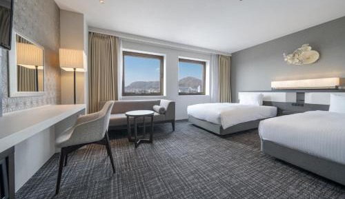 Premier Deluxe Twin Room - Non-Smoking